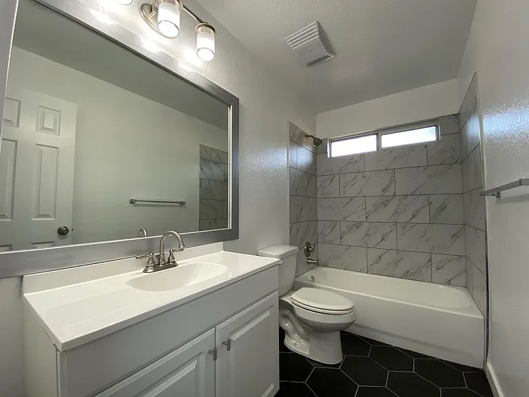 5617 Walzem Rd #4 — Photo 6