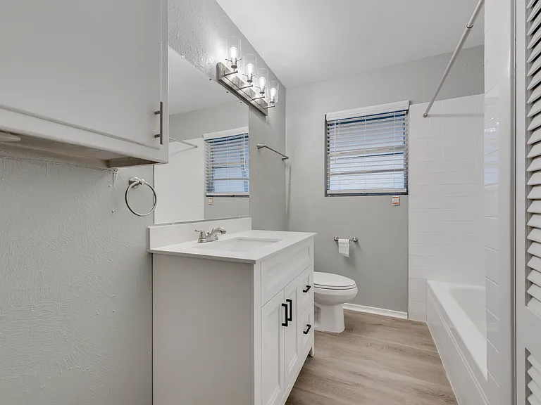 113 N Wisteria St — Photo 10