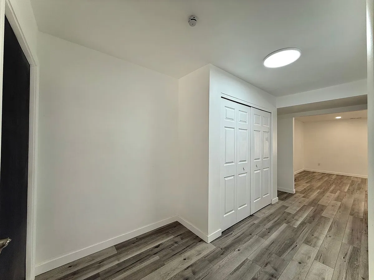Building Photo - 3055 E Branch Dr