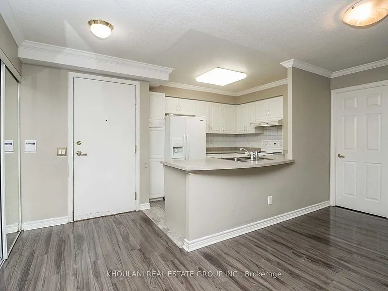 35 Kingsbridge Garden Cir #312 — Photo 3