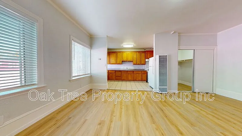 Building Photo - 509 Sycamore St #3
