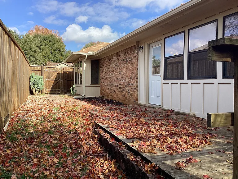 2841 Southridge Dr — Photo 27
