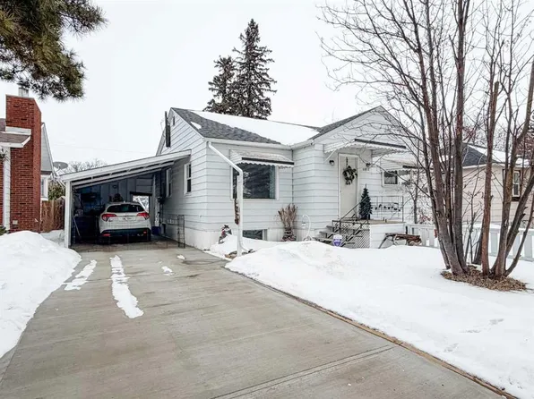 5812 S 50a Ave, Stettler, AB T4K 1C2