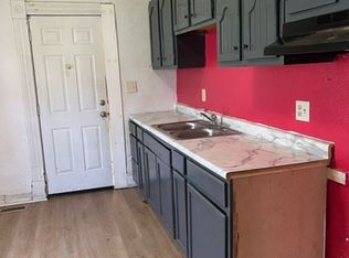 815 W 11th St, Anderson, IN 46016