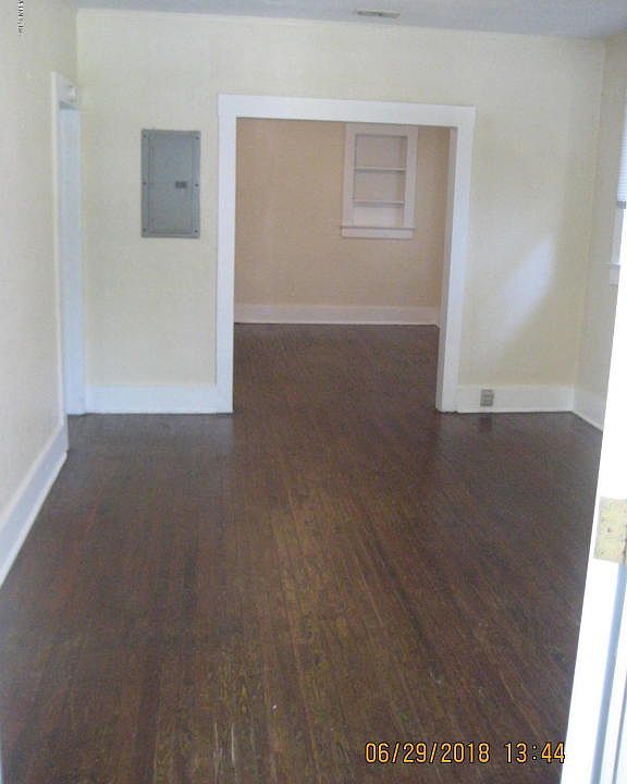1st image of 2959 Spencer St