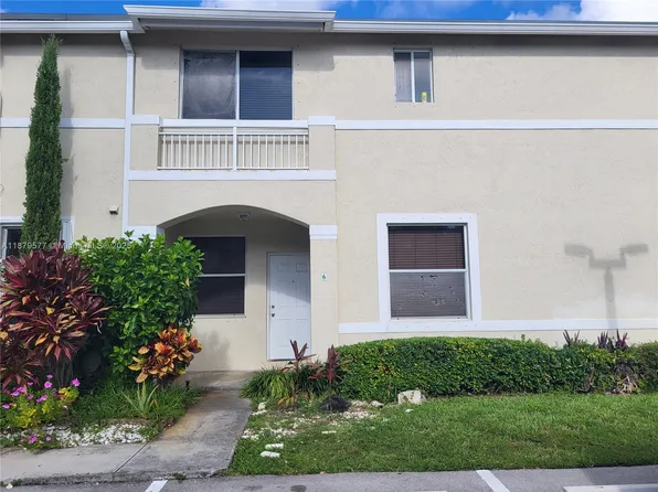 820 NE 212th Ter APT 6, Miami, FL 33179