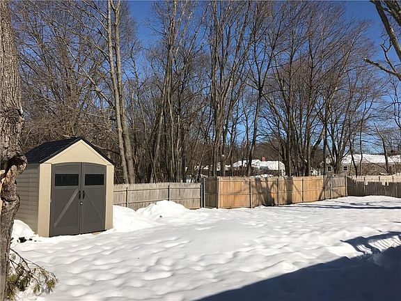 3rd image of 117 Underwood Ave