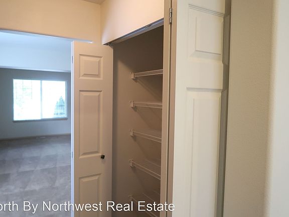 4th image of 1626 180th St SW