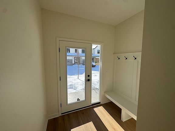 4th image of 1987 S Shorewood Ln