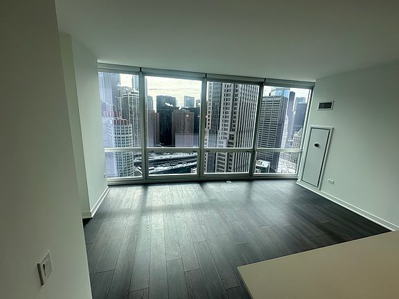 2nd image of 455 N Park Dr #1412