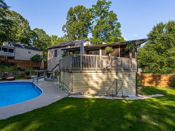 4th image of 3512 Parkview Dr