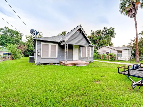 620 Apache St, Houston, TX 77022