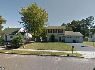 140 Saint Moritz Dr, Sicklerville, NJ