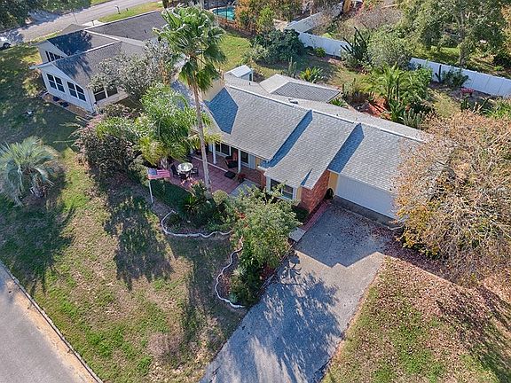 3rd image of 3004 Lakeshore Ct