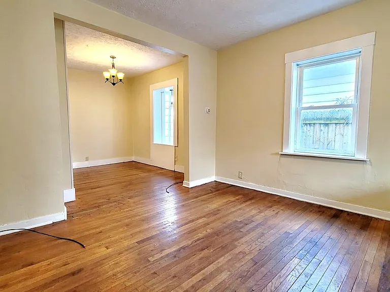 1819 S Taylor St — Photo 3