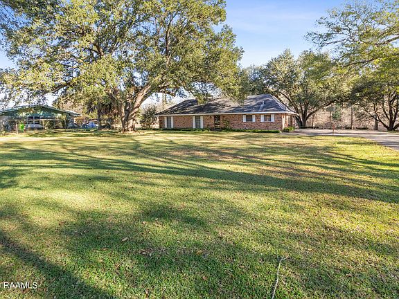 4th image of 115 John Breaux Dr