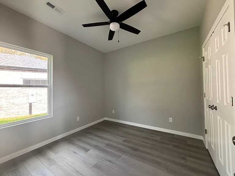 4940 W Minota St #10 — Photo 6