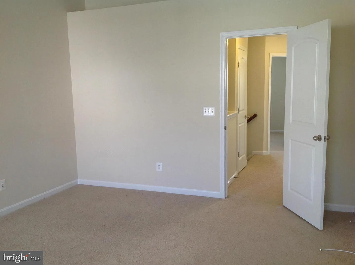 3 bed, 3.5 bath, 1896 sqft, $3,200 — Photo 4