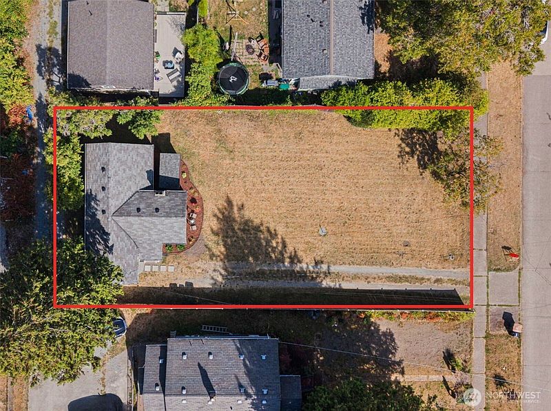 4th image of 8143 10th Avenue SW