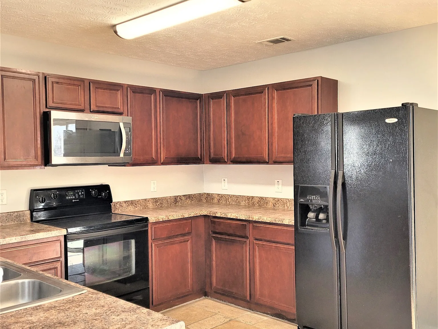 3 bed, 2.5 bath, 1776 sqft, $1,950 — Photo 4