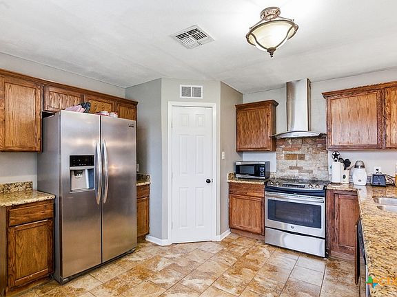 5th image of 2002 Mission Dr