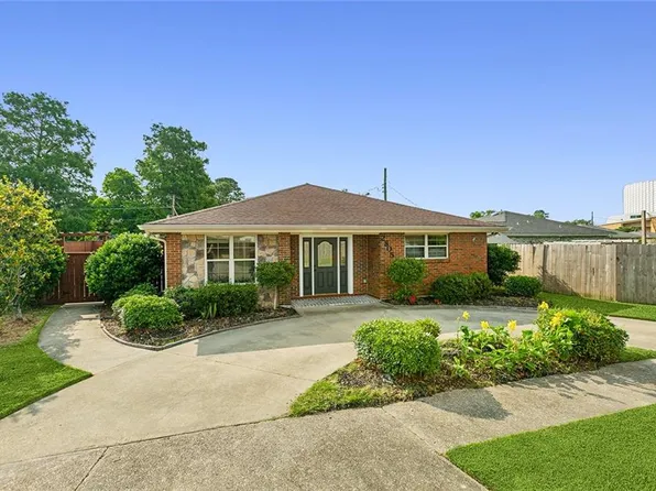 2805 Karen Dr, Chalmette, LA 70043