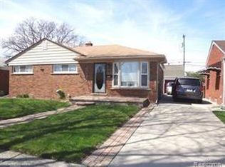 25171 Collingwood St, Roseville, MI 48066