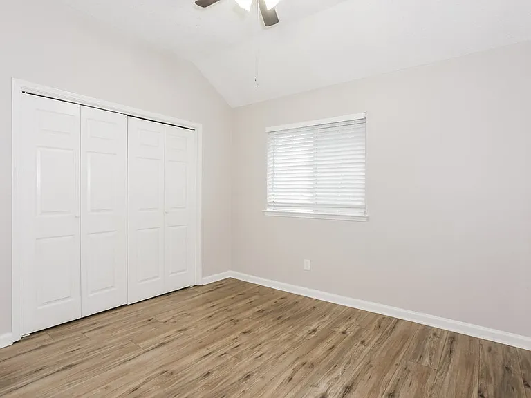 9004 Willoughby Ct — Photo 13