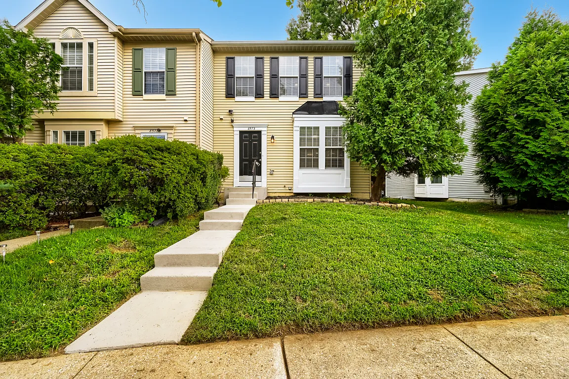3 bed, 3.5 bath, 1850 sqft, $3,095 — Photo 1