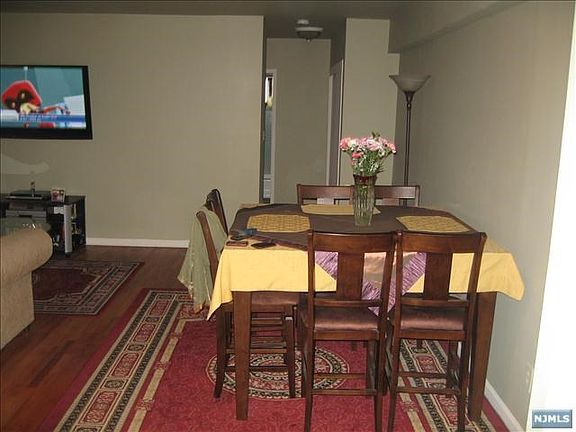 5th image of 501 Linwood Dr APT 3B