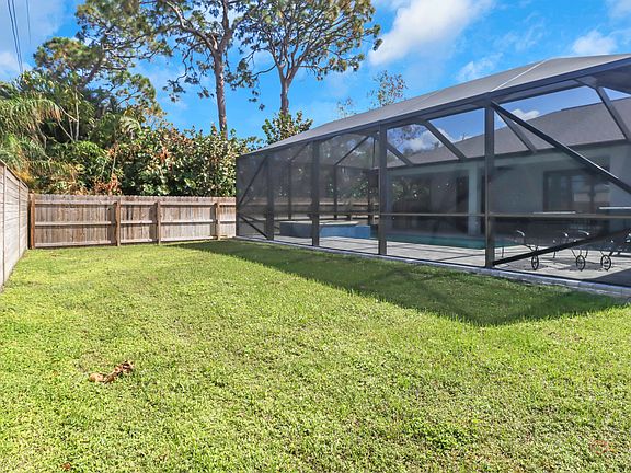 2nd image of 4610 Catalina Ln