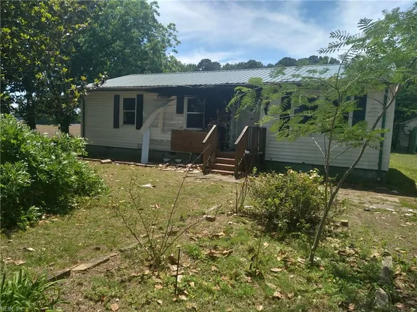 12276 Great Spring Rd, Smithfield, VA 23430