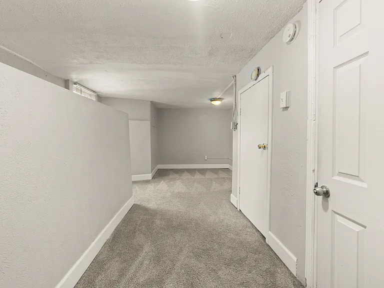 202 N Hooker St — Photo 20