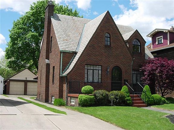 2nd image of 217 Foch St
