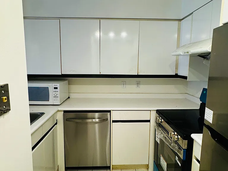 7 Carlton St #1101 — Photo 7