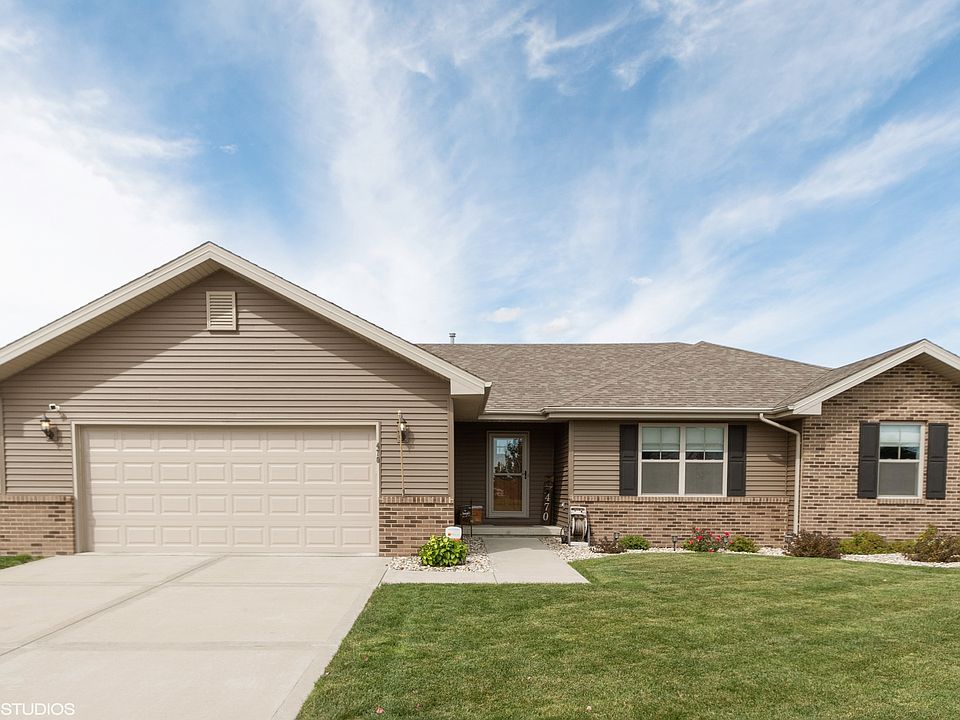 1st image of 470 Eagles Landing Dr