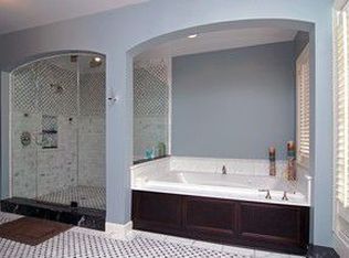 303 Ravine Dr, Highland Park, IL 60035