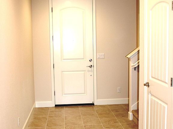 2nd image of 1566 Hutchison Valley Dr