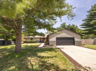 208 Evergreen Dr, O'Fallon, IL 62269