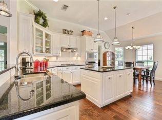 9704 Raven Ln, Irving, TX 75063
