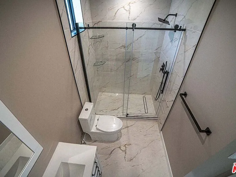 9904 Laurel Canyon Blvd — Photo 11