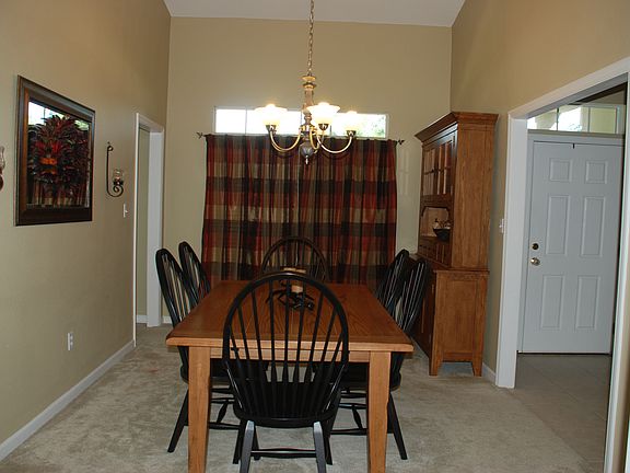 4th image of 148 Carriage Dr
