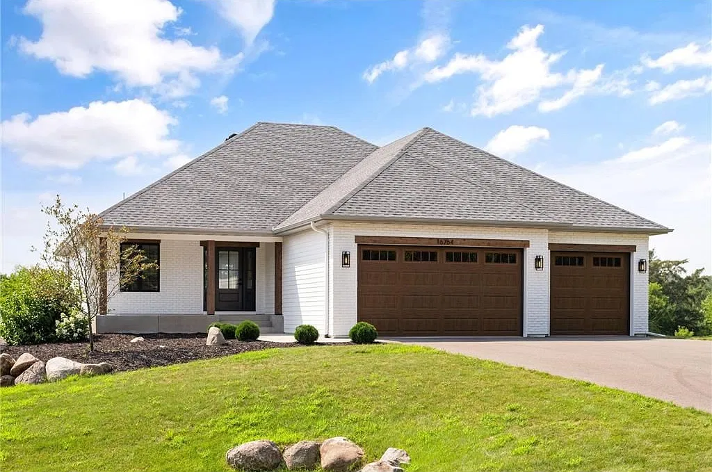 4 bed, 3.0 bath, 3022 sqft, $3,450 — Photo 1