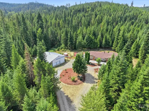 450 Parsons Dr, Priest River, ID 83856