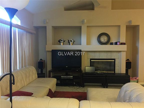 2nd image of 9676 Emeraude Ave