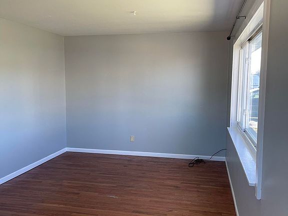 5th image of 108-205 S Yancy Ln #113