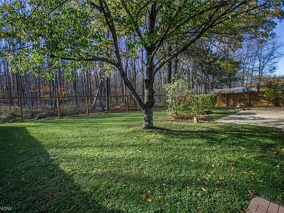 5th image of 15976 Walnut Creek Dr