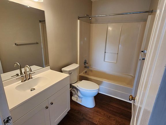 4th image of 9516 4th Bay St APT 103