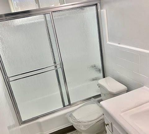 4th image of 124 N Avenue 52 APT 3