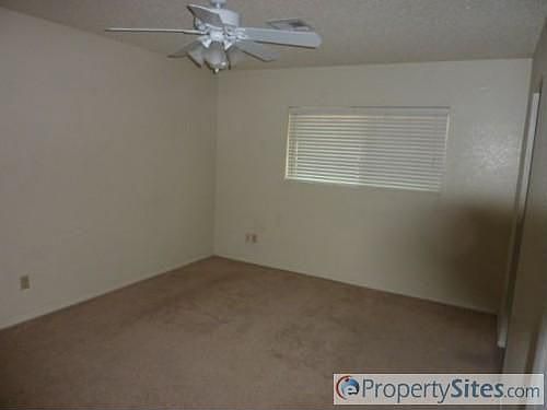 4th image of 4342 E Des Moines St